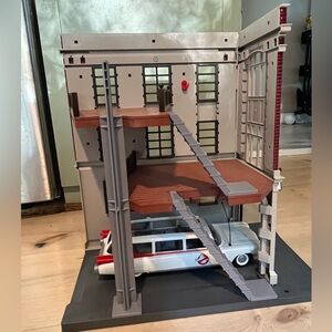 Playmobil Ghostbuster fire station